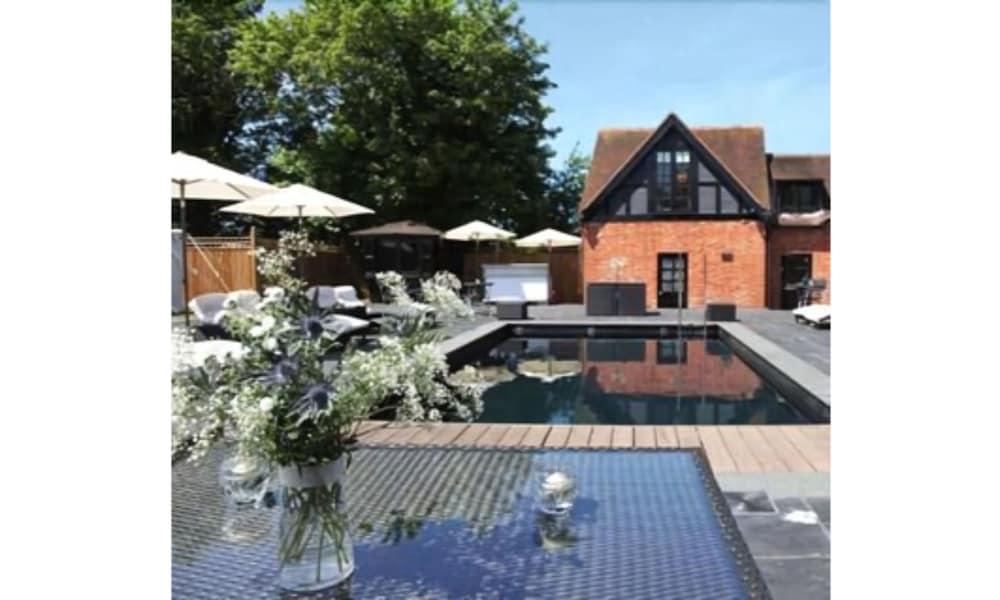 Karma Sanctum On The Green Maidenhead Buitenkant foto